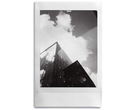 Купить Пленка для печати Fujifilm Monochrome Instax Mini Glossy (70100137913) по лучшей цене